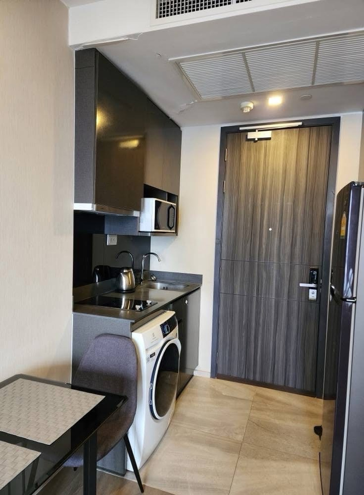 ให้เช่าคอนโดสุขุมวิท อโศก ทองหล่อ : ให้เช่าคอนโด Ashton Asoke-แอชตัน อโศก ชั้น 18 ขนาด 35 ตร.ม. 1 bedroom 1 bathroom วิวเมือง ทิศตะวันออก ราคาพิเศษ 25,000 บาท