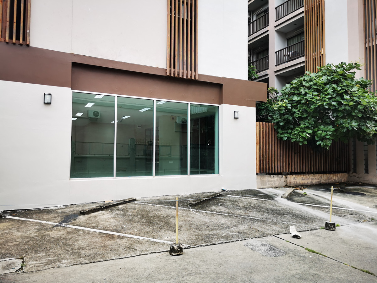 For RentShop HouseSapankwai,Jatujak : Retail Space for Rent - Ground Floor at Saphan Khwai-Pradiphat Rd.