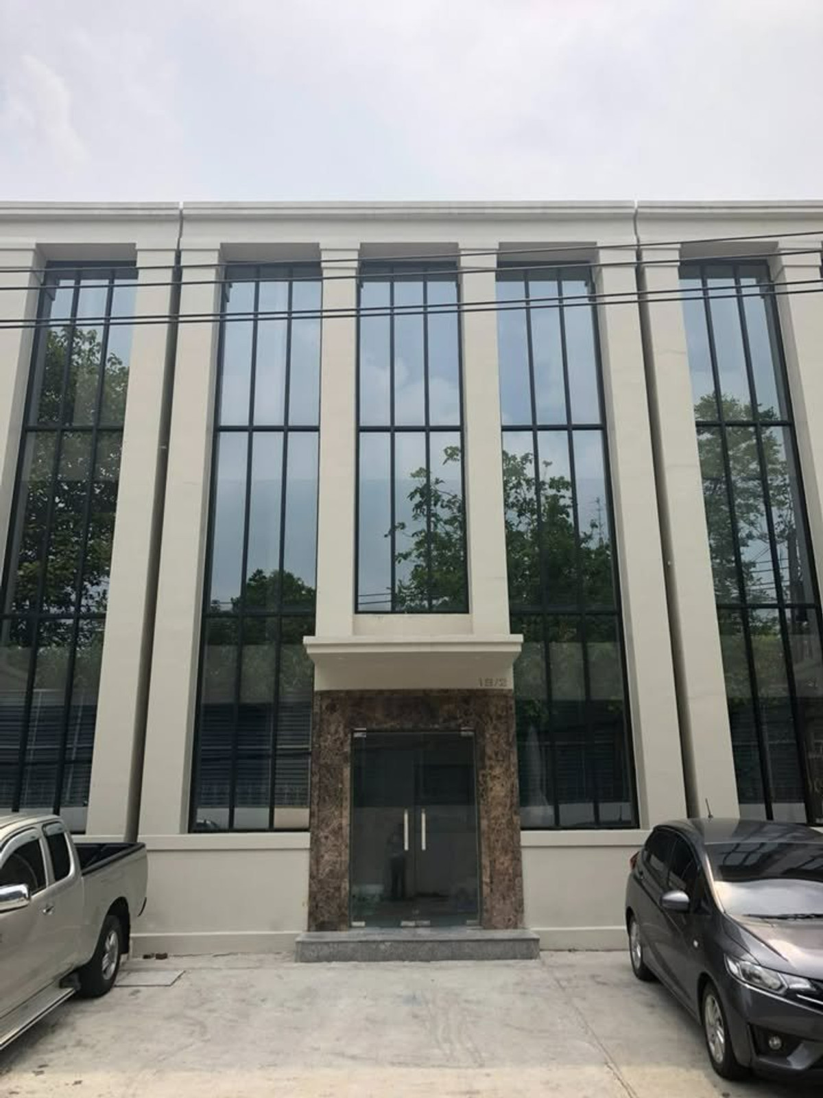 ให้เช่าสำนักงานอ่อนนุช อุดมสุข : อาคารสำนักงานพร้อมโกดังให้เช่า สุขุมวิท 103 อุดมสุข ( SPSEVE1449 )