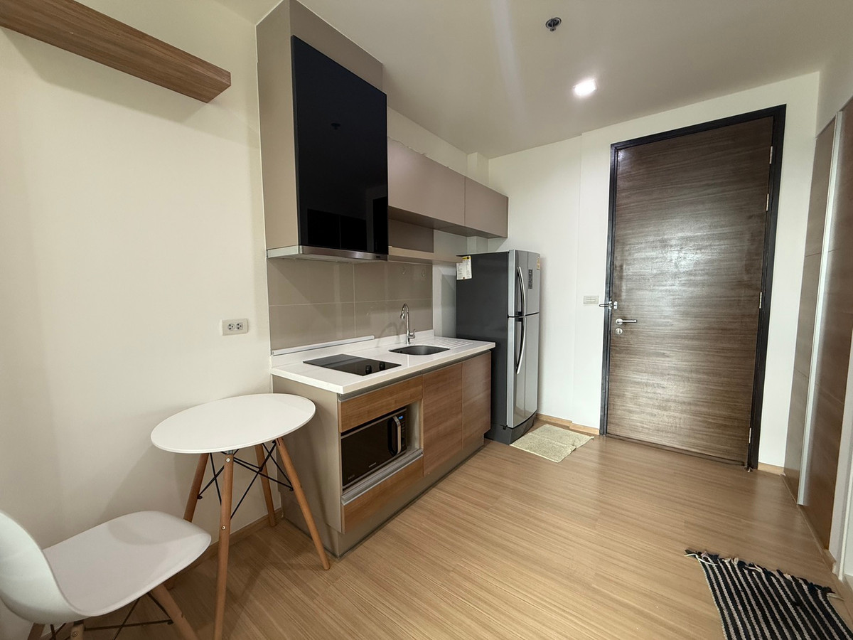 For RentCondoOnnut, Udomsuk : Rhythm Sukhumvit 50 for rent only 20,000 Baht/month 35 sqm 1bedroom 1 bathroom floor 14th Tel:0838824256