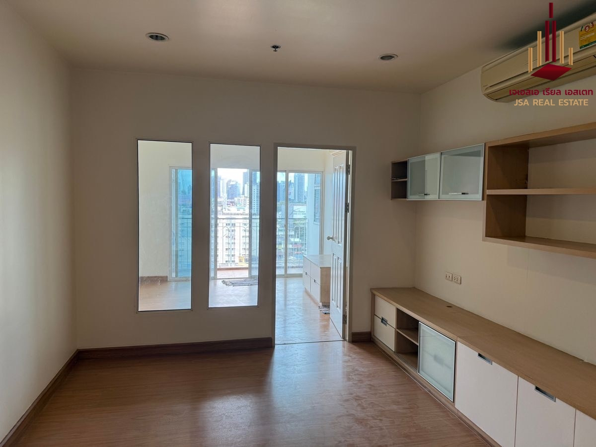 For SaleCondoRatchathewi,Phayathai : ✨ For Sale: The Complete Rajprarop Condo ✨ 💰 Only 3,590,000 THB