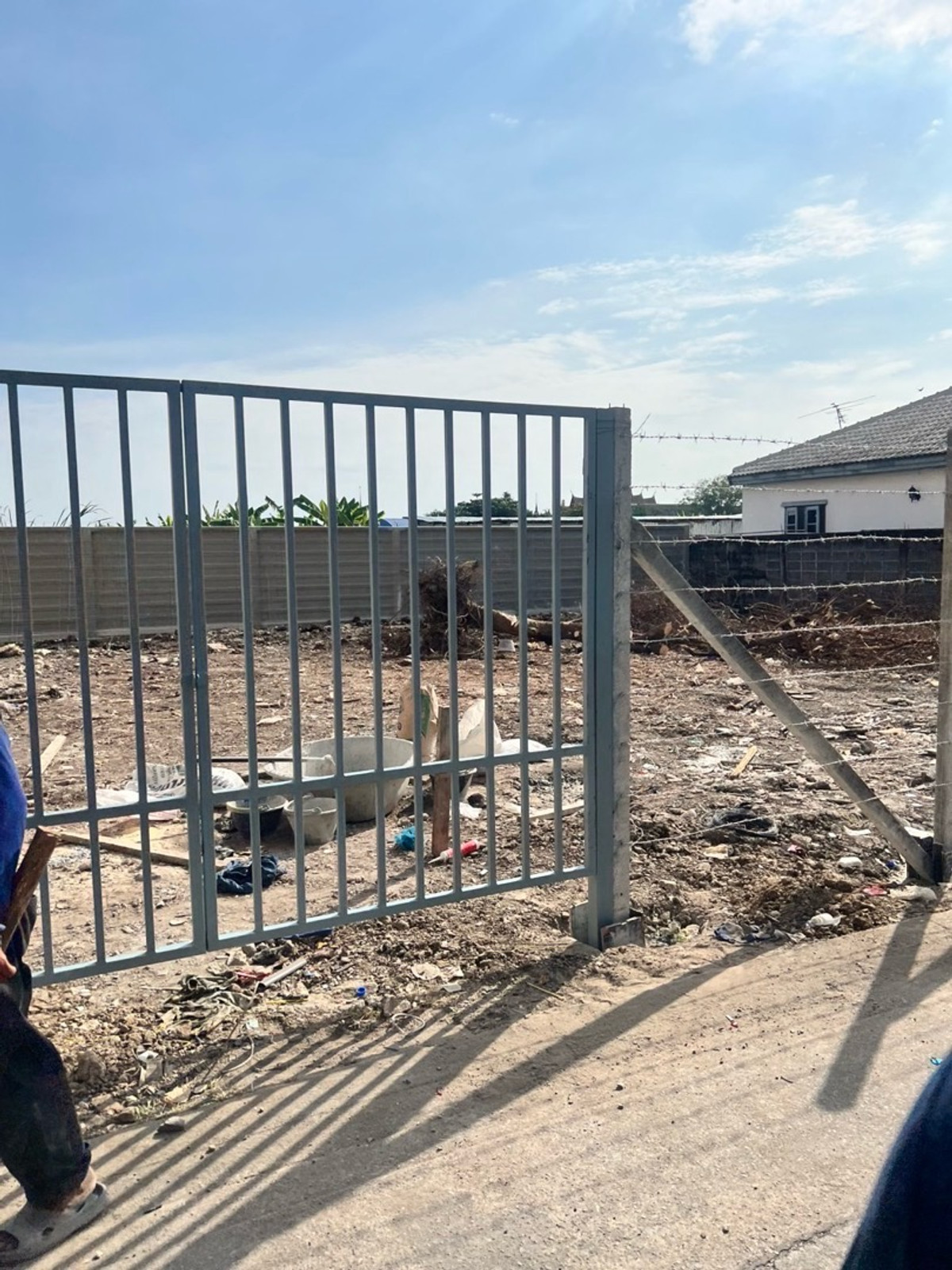 ให้เช่าที่ดินปทุมธานี รังสิต ธรรมศาสตร์ : ให้เช่าที่ดินซอยพหลโยธิน85 กว้าง20 เมตร ลึก16เมตร ขนาด 80ตรว. รังสิตปากซอยไทวัสดุ และปั้มบางจาก ซอยทะลุพหลโยธิน87 ได้