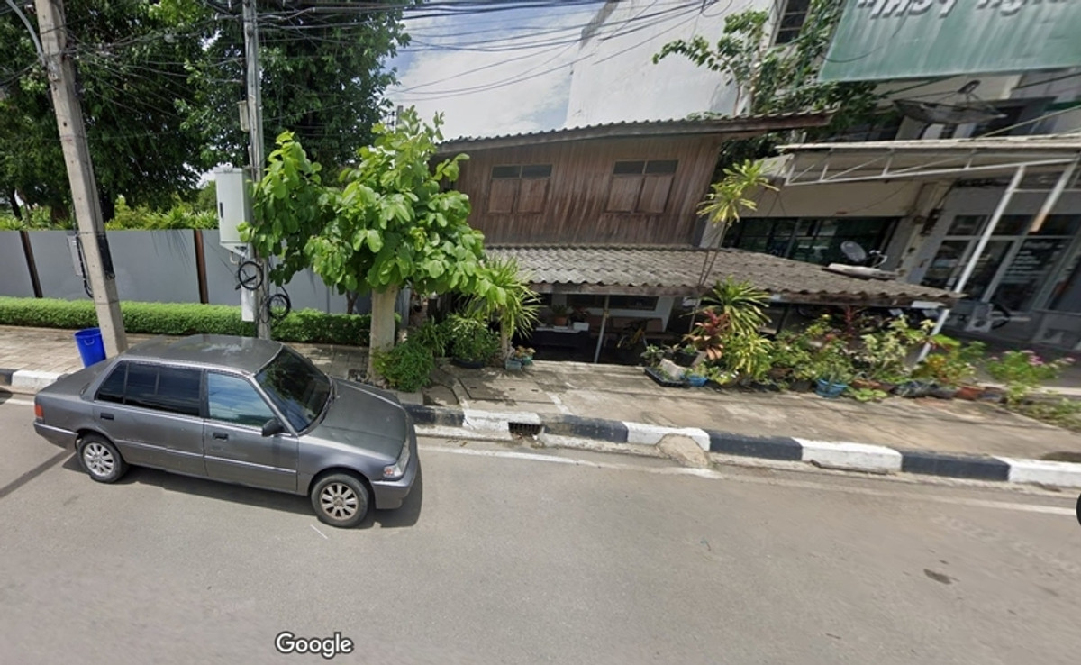 ขายที่ดินกาญจนบุรี : 88642 - ขายที่ดินพร้อมสิ่งปลูกสร้าง 44 ตรว. ติดถนนใหญ่ 6 เลน ถนนแสงชูโต กาญจนบุรี