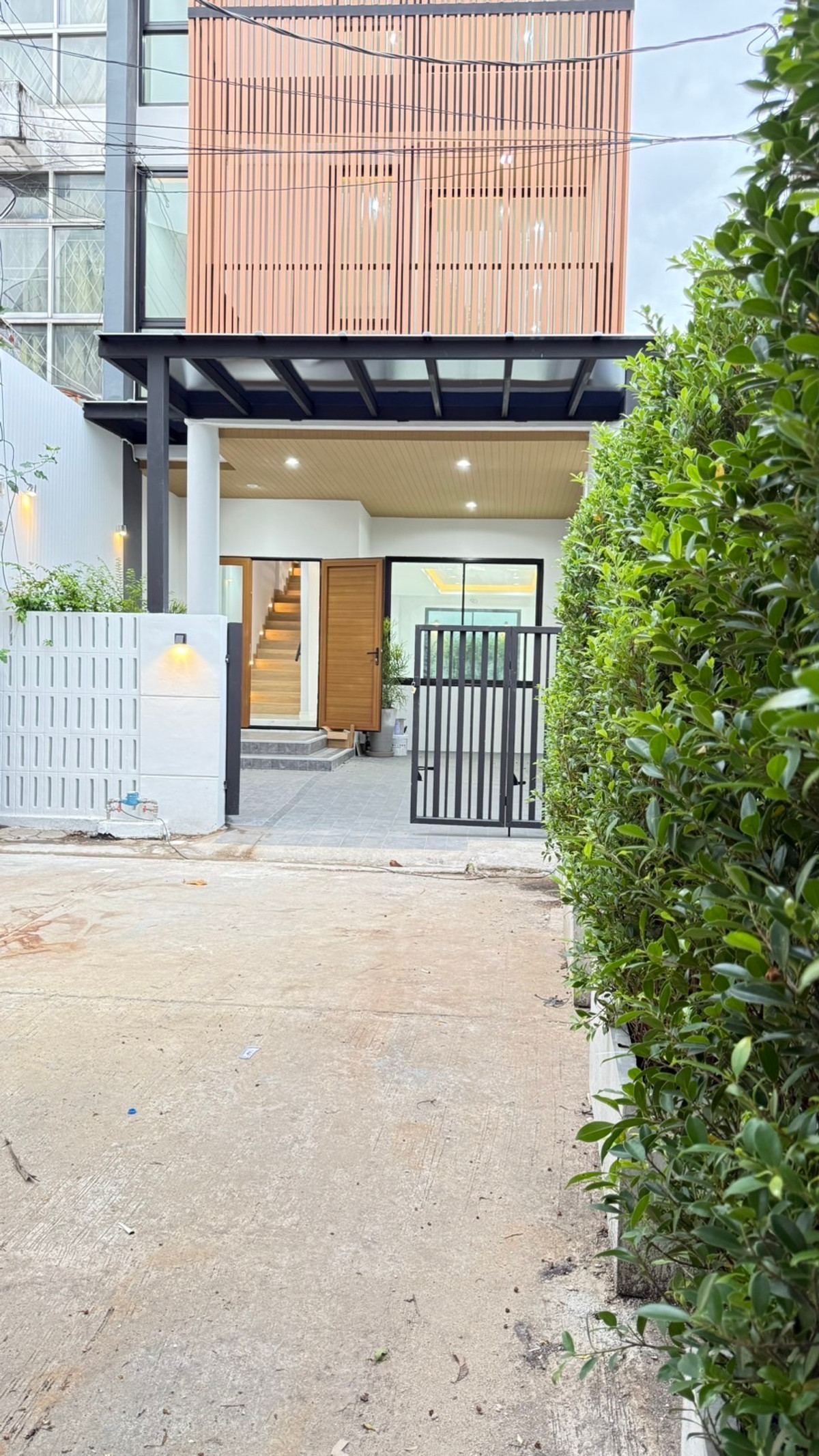 For SaleHome OfficeNawamin, Ramindra : Home office for sale, 3 floors, Raminthra, Khubon 27