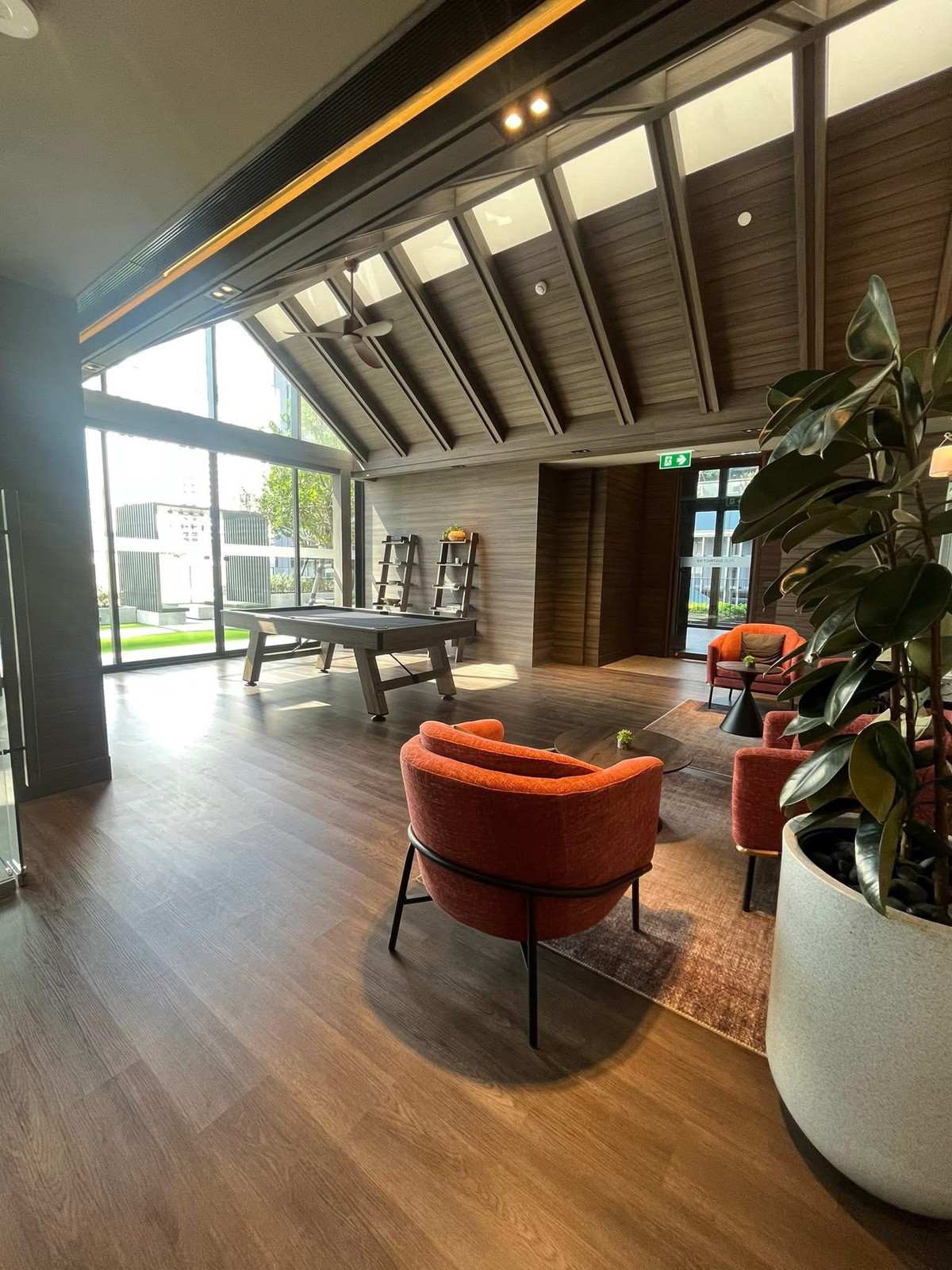 For RentCondoRama9, Petchburi, RCA : Nue District R9 -2BR✨37,000/Month✨Corner room