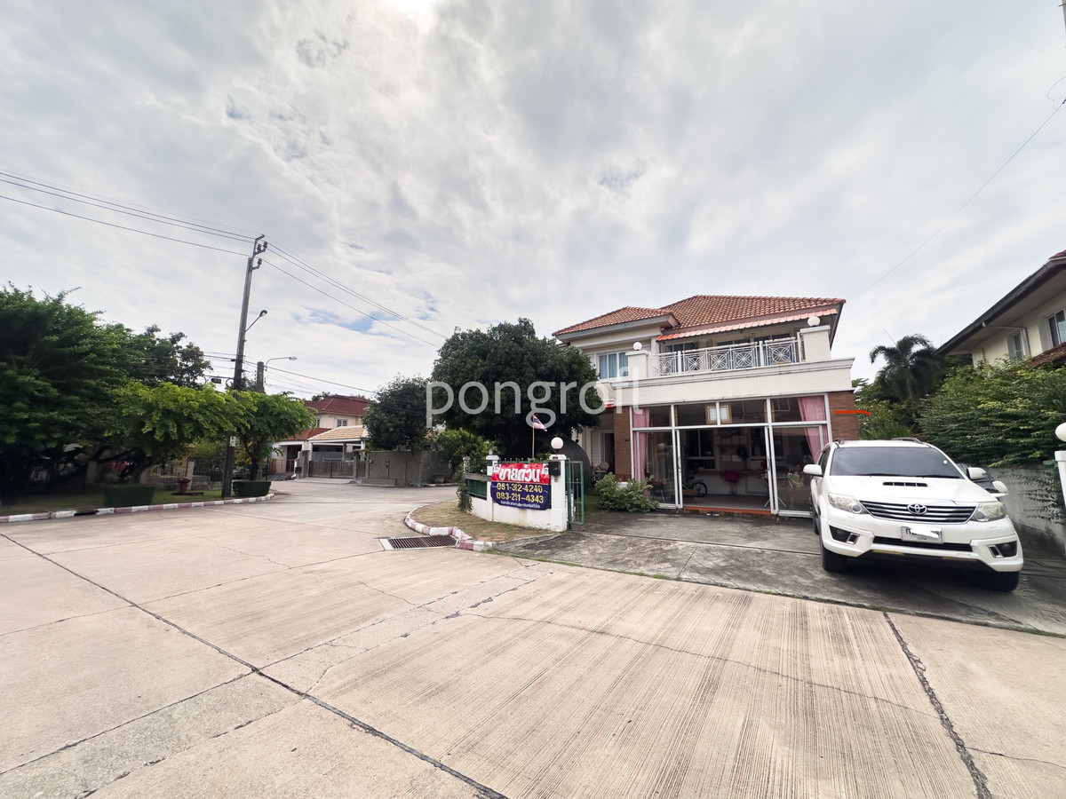 For SaleHouseLadkrabang, Suwannaphum Airport : Huge corner house! Chuan Chuen Wongwaen-On Nut Prawet | 75 sq m | 4 bedrooms | Corner house next to the road on 2 sides.