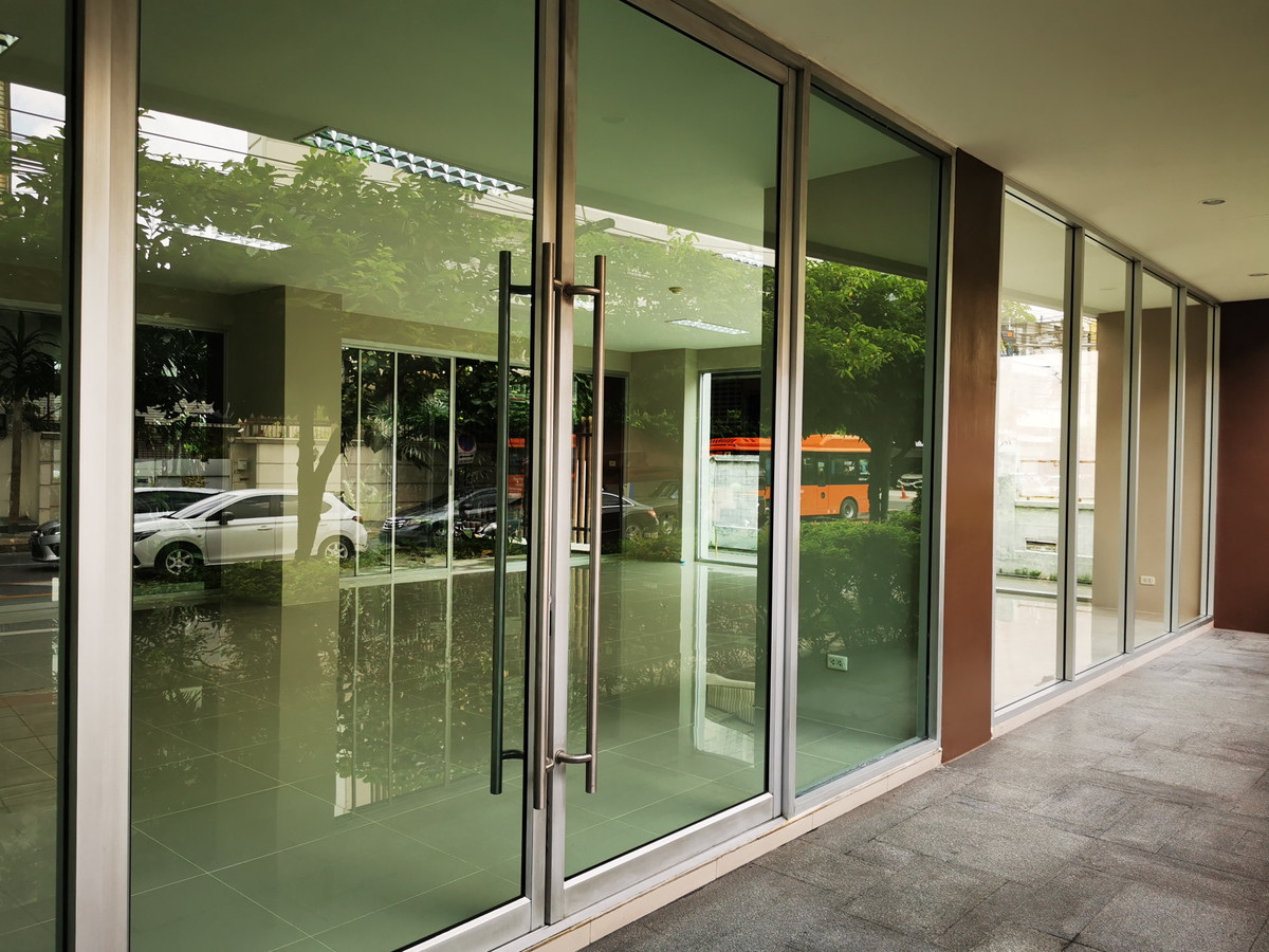 For RentShop HouseSapankwai,Jatujak : Retail Space for Rent - Ground Floor at Saphan Khwai-Pradiphat Rd.