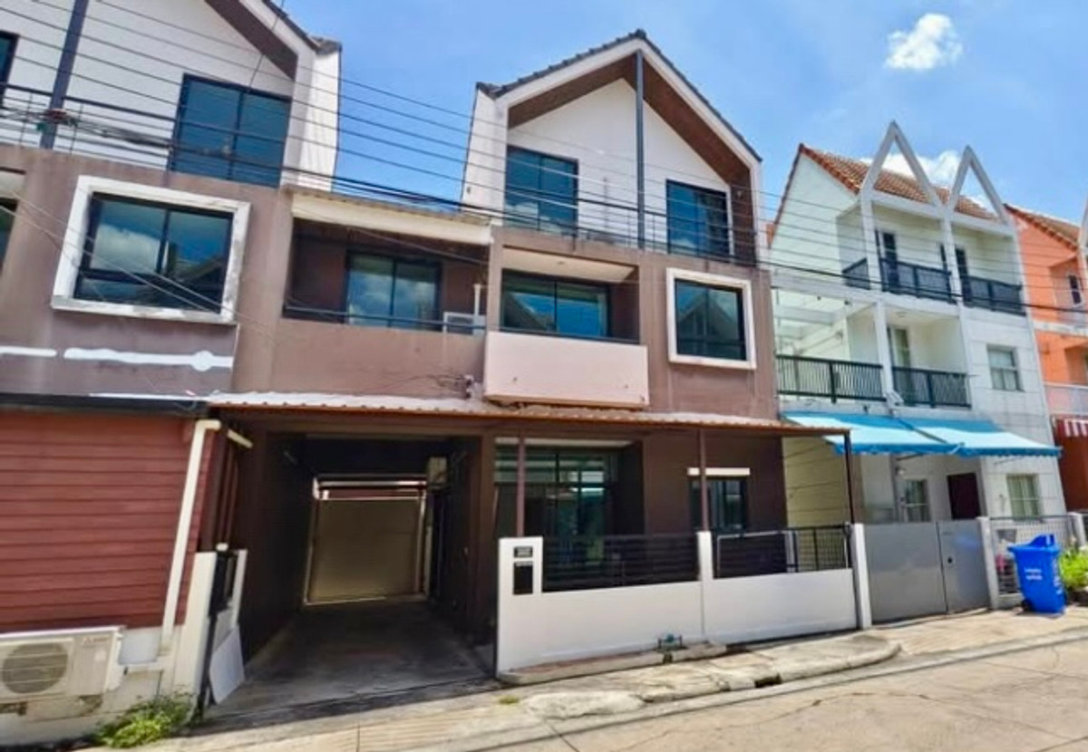 For RentTownhomeChaengwatana, Muangthong : Townhome for rent, newly renovated Premium golf ball village, Muang Thong Thani, near IMPACT and Central Chaengwattana.