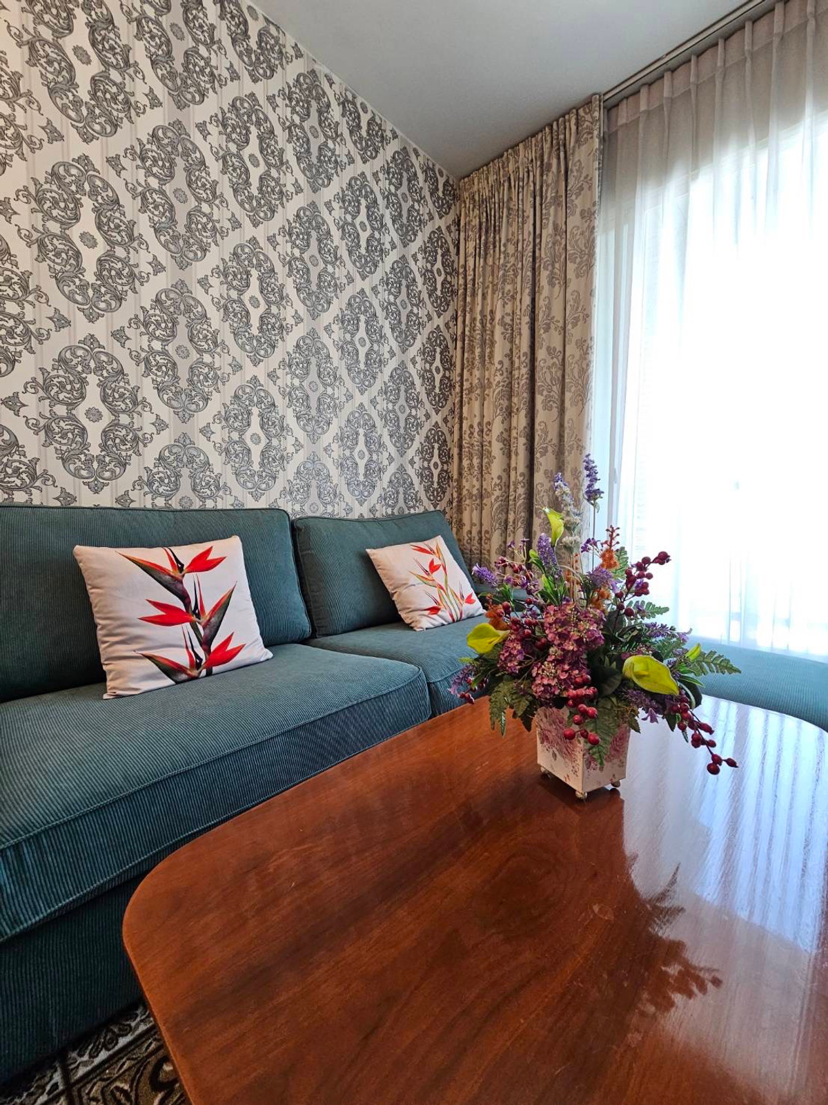 For RentCondoWitthayu, Chidlom, Langsuan, Ploenchit : Beautiful room for rent Luxury furniture, The Address Chidlom project 0974244615