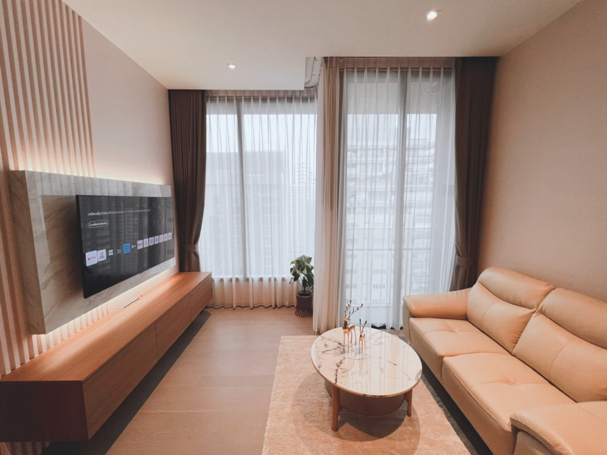 For RentCondoSukhumvit, Asoke, Thonglor : 🏢 For Rent: The Esse Asoke 🚊 Near BTS Asoke & MRT Sukhumvit – Convenient Location 🌆 Beautiful City View ✨ Fully Furnished, Stylishly Decorated, Ready to Move In 🛋️