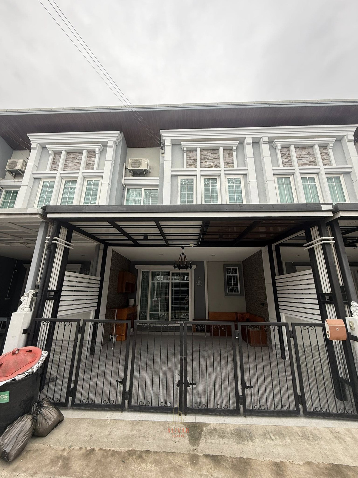 ให้เช่าทาวน์โฮมสมุทรปราการ สำโรง : RH113325 ให้เช่า ทาวน์โฮม 2 ชั้น 4 ห้องนอน at Golden Town Sukhumvit-Bearing BTS Station (สุขุมวิท76)