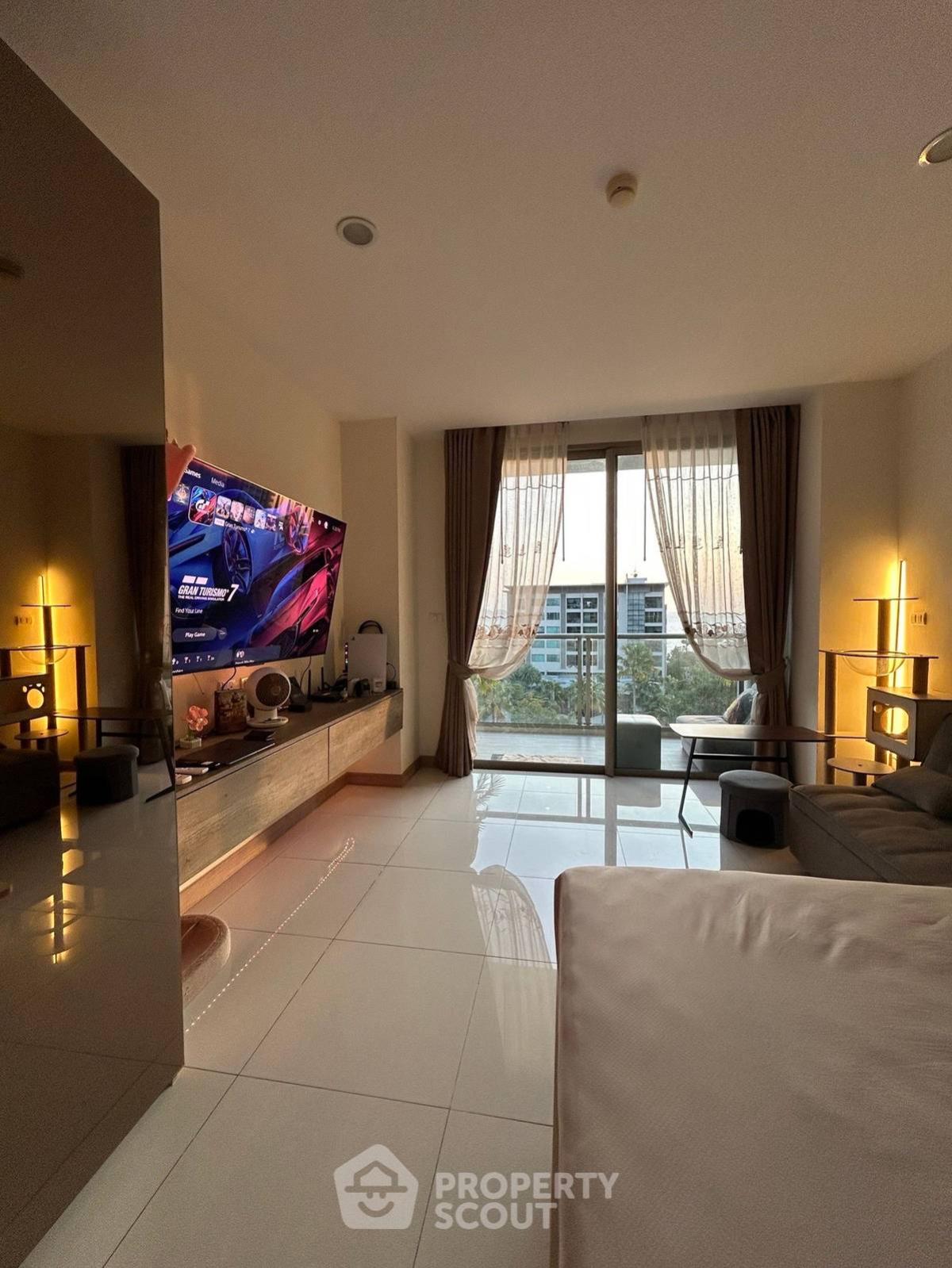 For SaleCondoSriracha Laem Chabang Ban Bueng : 1-BR Condo at The Riviera Wongamat close to Sanctuary of Truth