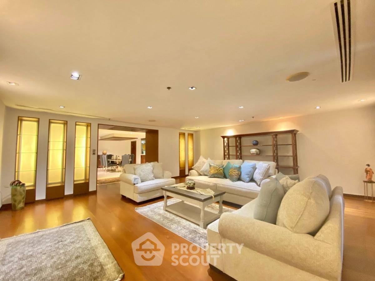 ขายคอนโดนานา : คอนโด 3-ห้องนอน ที่ คาลิสต้า แมนชัน ใกล้ ARL มักกะสัน