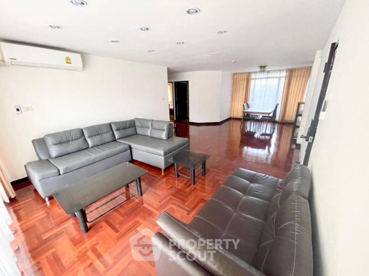 For RentCondoKhlongtoei, Kluaynamthai : 3-BR Condo at Tiara Mansion near BTS Phrom Phong