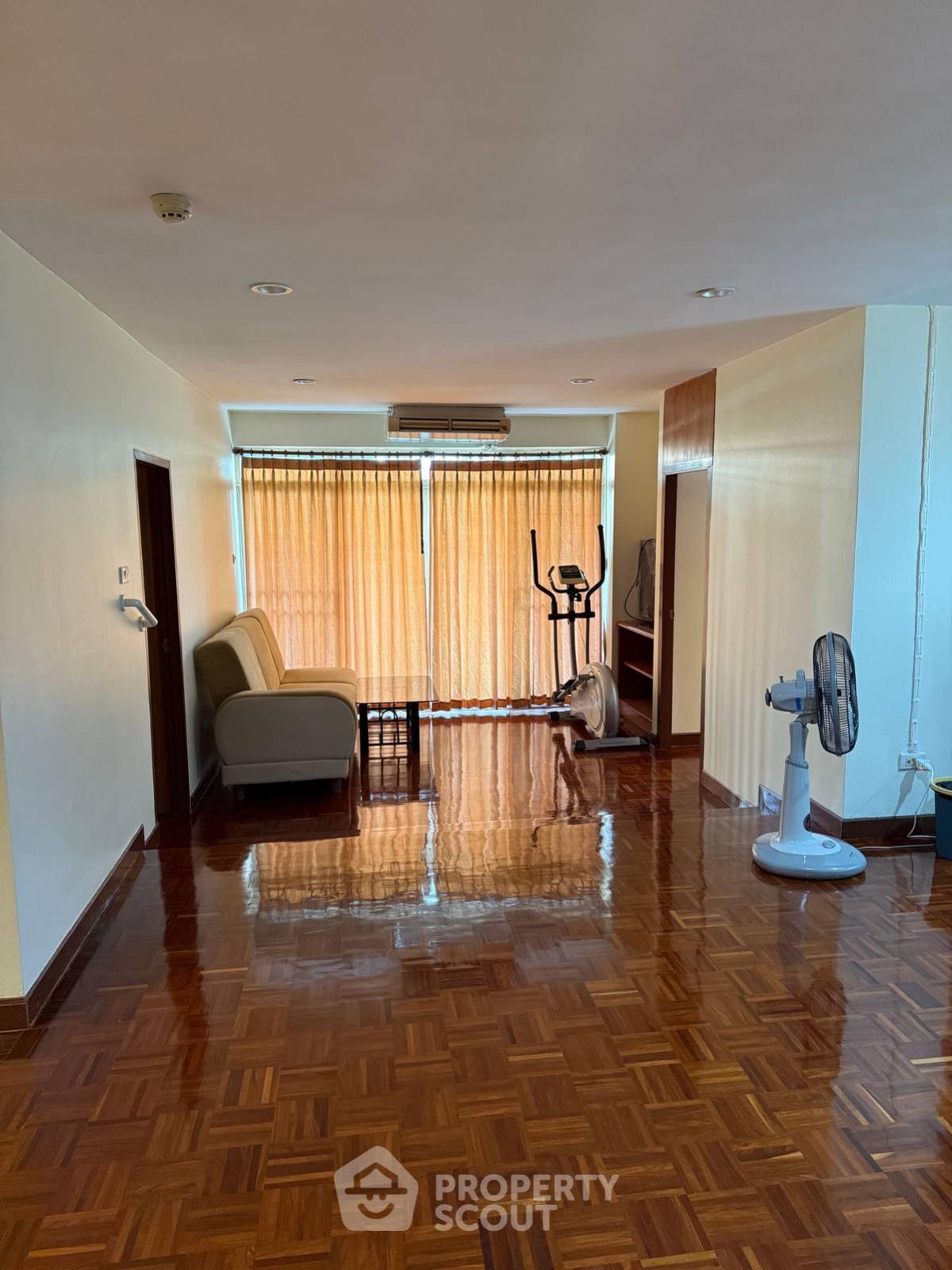 For RentCondoKhlongtoei, Kluaynamthai : 2-BR Condo at The Heritage Condominium near BTS Nana