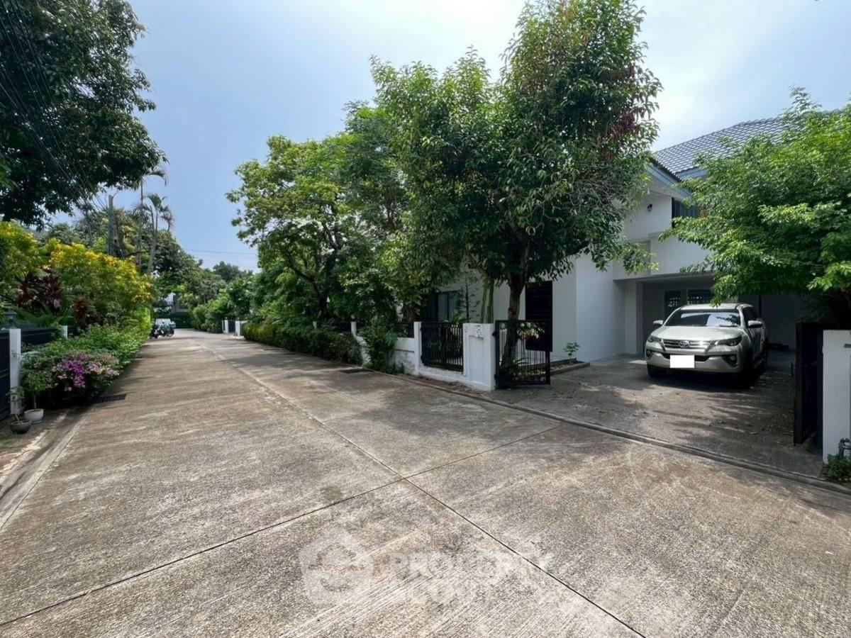 For RentHouseKhlongtoei, Kluaynamthai : 5-BR House at Noble House Thonglor 25 close to Thong Lo