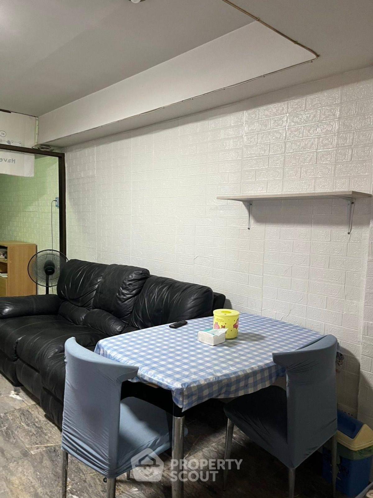 ขายคอนโดสาทร นราธิวาส : คอนโด 1-ห้องนอน ที่ สาธร คอนโดเพลส ใกล้ MRT คลองเตย