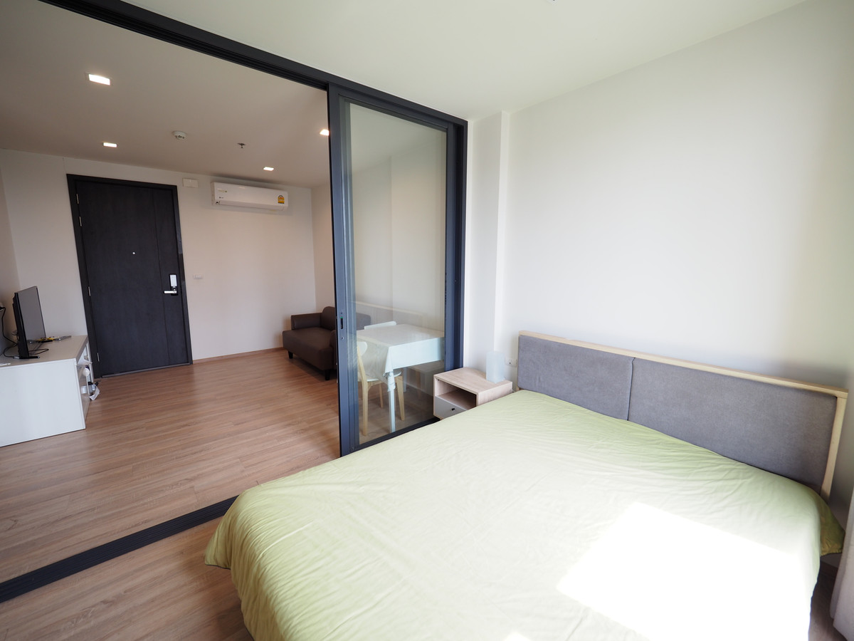 For SaleCondoRama9, Petchburi, RCA : 1-bedroom unit for sale on the 21st floor. Negotiable Price