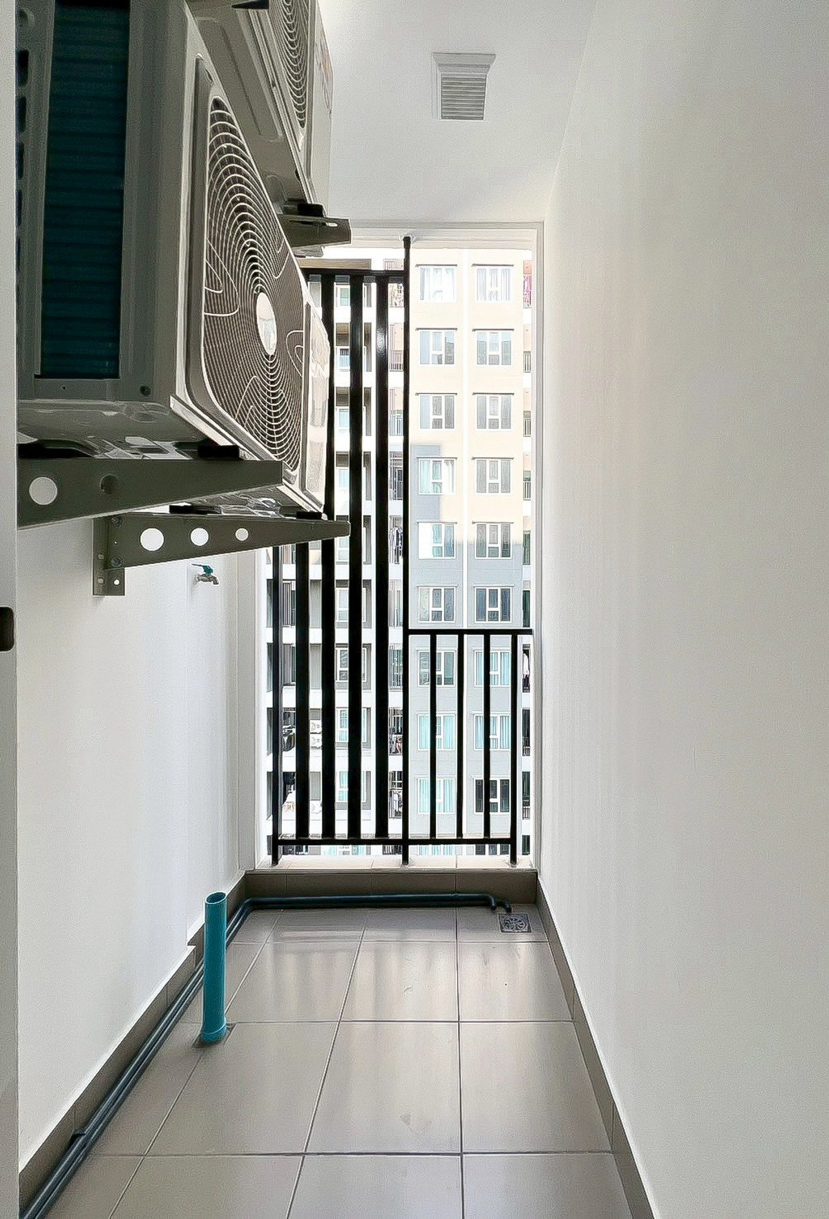 For RentCondoBangna, Bearing, Lasalle : Regent Home Bangna (Regent Home Bangna) 1 bedroom, 1 bathroom, size 28 sq m, 25th floor, Building B, rental price 11000 baht per month.