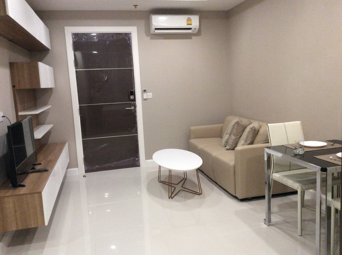 For RentCondoSamut Prakan,Samrong : 🔥🔥 For rent, Metropolis Samrong, next to BTS Samrong 🔥🔥 🚈 Next to BTS Samrong, convenient travel.