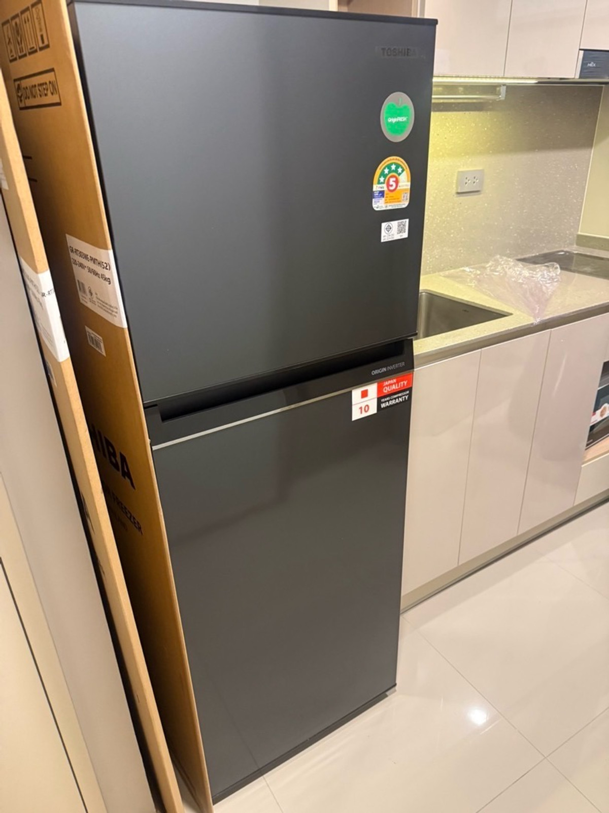 ให้เช่าคอนโดสยาม จุฬา สามย่าน : เช่า คับเจอร์จุฬา   คอนโดติด จุฬา ห้องใหม่  บิ้วอิน ทั้งห้อง  ขนาด 1 ห้องนอน   เครื่องใช้ไฟฟ้า   ทีวี  ตู้เย็น  ไมโครเวฟราคาเช่า 25,000 บาท/ เดือนสนใจ 0626562896 เรย์(. . ไม่รับ co)