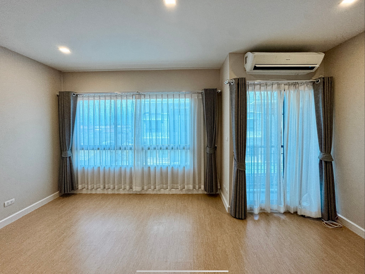 For SaleTownhomeNawamin, Ramindra : For Sale: Modern 3-Storey Townhome | Fully Extended, Like-New Condition | 4 Bedrooms | Prime Location Near Expressway