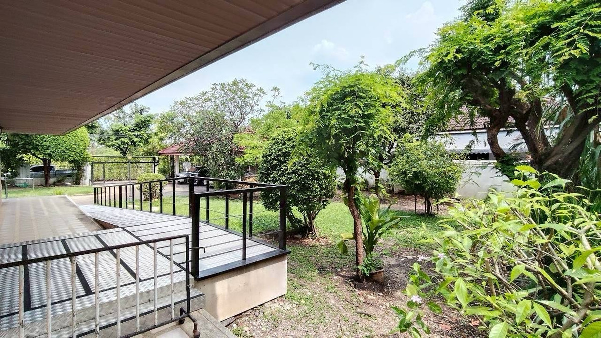 ให้เช่าบ้านพัฒนาการ ศรีนครินทร์ : 🏡 ให้เช่าบ้านเดี่ยวหลังใหญ่ – ซอยกรุงเทพกรีฑา 8เหมาะสำหรับพักอาศัยหรือทำ โฮมออฟฟิศบนพื้นที่ใหญ่ถึง 1 ไร่ พื้นที่ใช้สอยกว้างขวาง