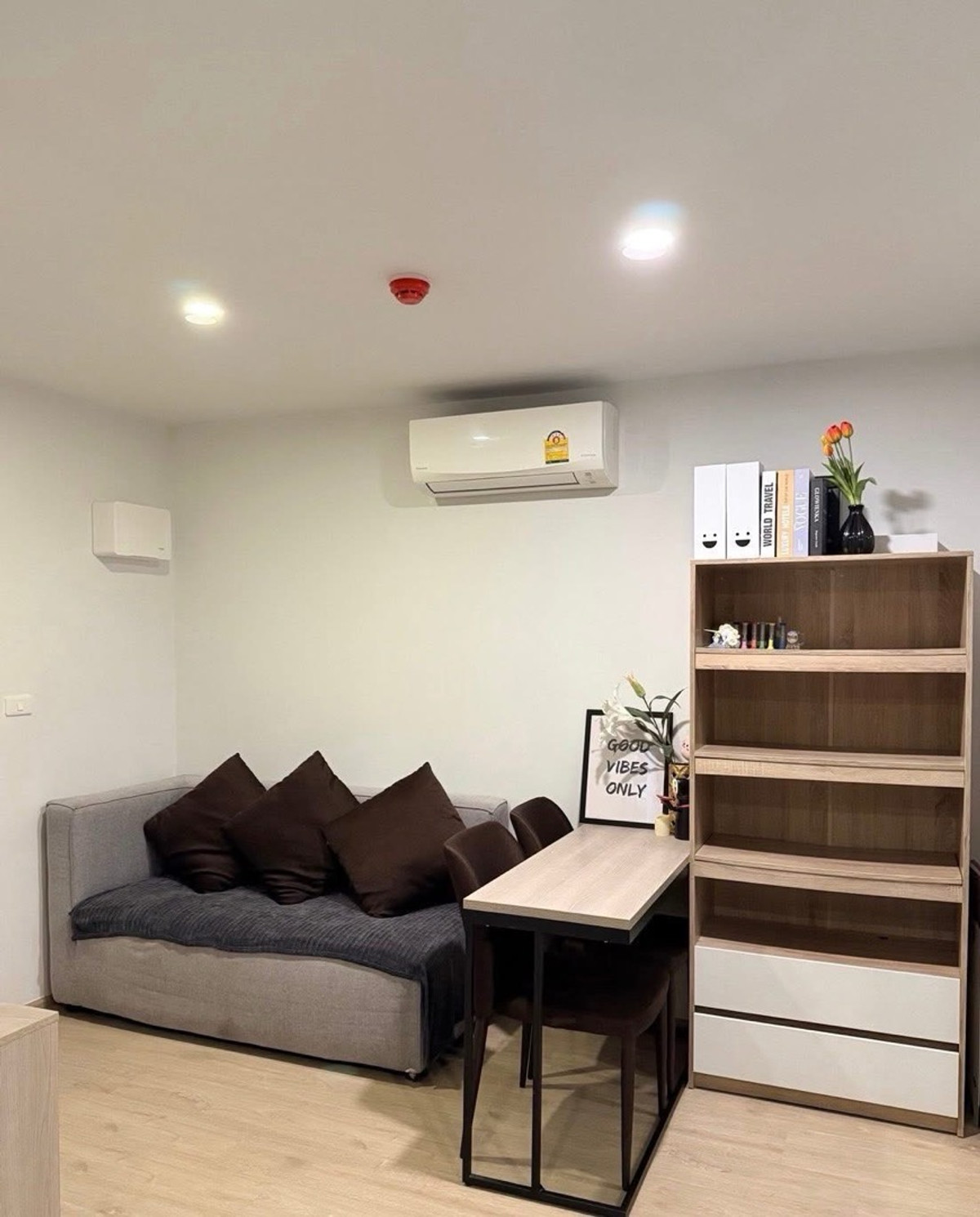For RentCondoKasetsart, Ratchayothin : For rent, Elio Del Moss, Soi Phahonyothin 34, 1bed plus (2 bedrooms), near food sources, near BTS Senanikom 700 m., there is a shuttle, near Kasetsart University**TEL: 0863649888 / LINE: @751paggb