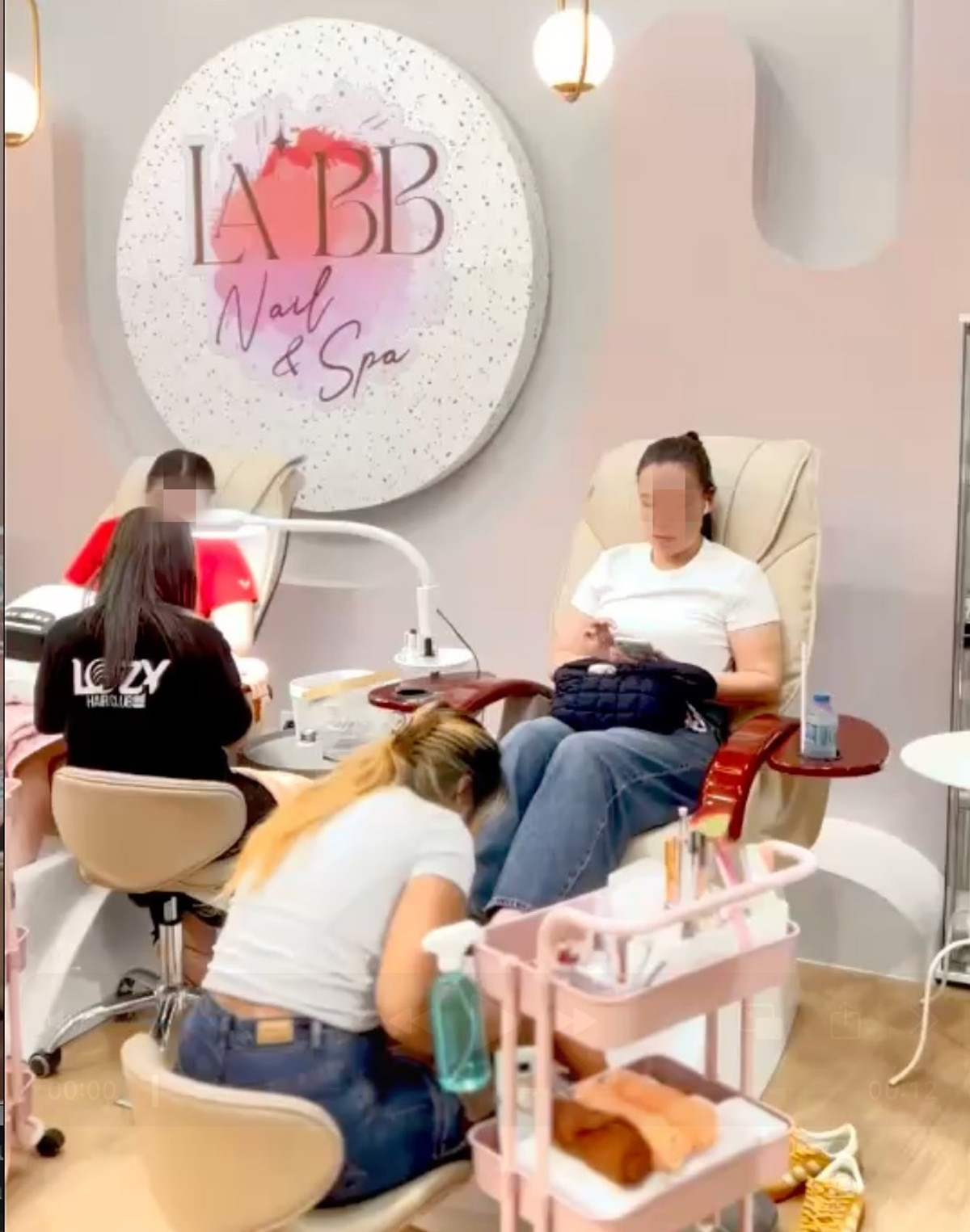 เซ้งร้านค้า/ตลาดนัดมีนบุรี-ร่มเกล้า : เซ้งถูกร้านทำเล็บ-ต่อขนตา มีนบุรี  Mingle Hill พร้อมช่าง ตกแต่งกว่า 1.4 ล้าน ไม่รวมอุปกรณ์