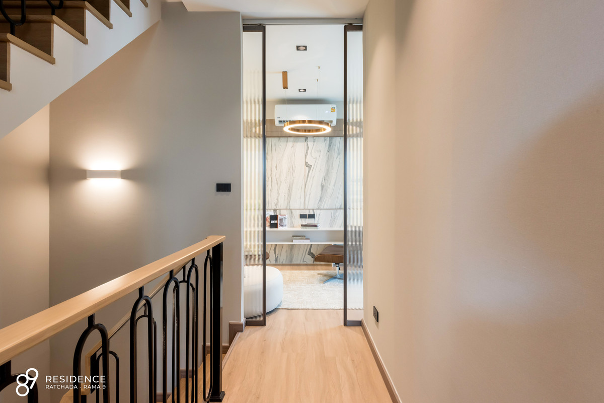 บ้านพระราม 9 เพชรบุรีตัดใหม่ RCA : ให้เช่า-ขาย บ้านหรู ทาวน์โฮมทรงอิสระ สไตล์บ้านเดี่ยว 4ชั้น 4 ห้องนอน 5 ห้องน้ำ จอดรถได้ 2คัน ในโครงการ 89 เรสซิเดนซ์ รัชดา-พระราม 9 ทำเลดี ราคาเอื้อมถึง ต่างชาติซื้อได้