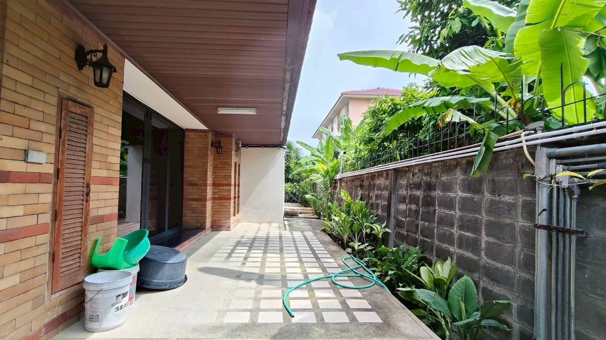 ให้เช่าบ้านพัฒนาการ ศรีนครินทร์ : 🏡 ให้เช่าบ้านเดี่ยวหลังใหญ่ – ซอยกรุงเทพกรีฑา 8เหมาะสำหรับพักอาศัยหรือทำ โฮมออฟฟิศบนพื้นที่ใหญ่ถึง 1 ไร่ พื้นที่ใช้สอยกว้างขวาง