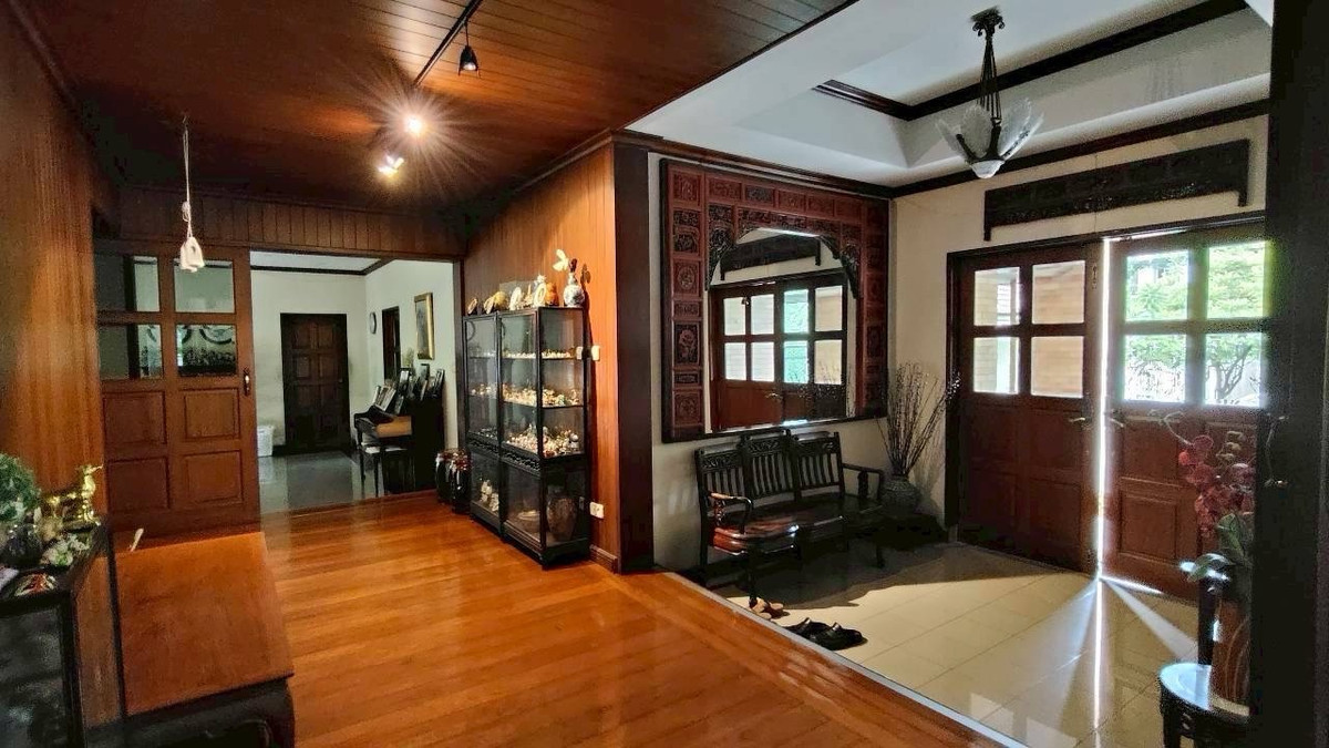 ให้เช่าบ้านพัฒนาการ ศรีนครินทร์ : 🏡 ให้เช่าบ้านเดี่ยวหลังใหญ่ – ซอยกรุงเทพกรีฑา 8เหมาะสำหรับพักอาศัยหรือทำ โฮมออฟฟิศบนพื้นที่ใหญ่ถึง 1 ไร่ พื้นที่ใช้สอยกว้างขวาง