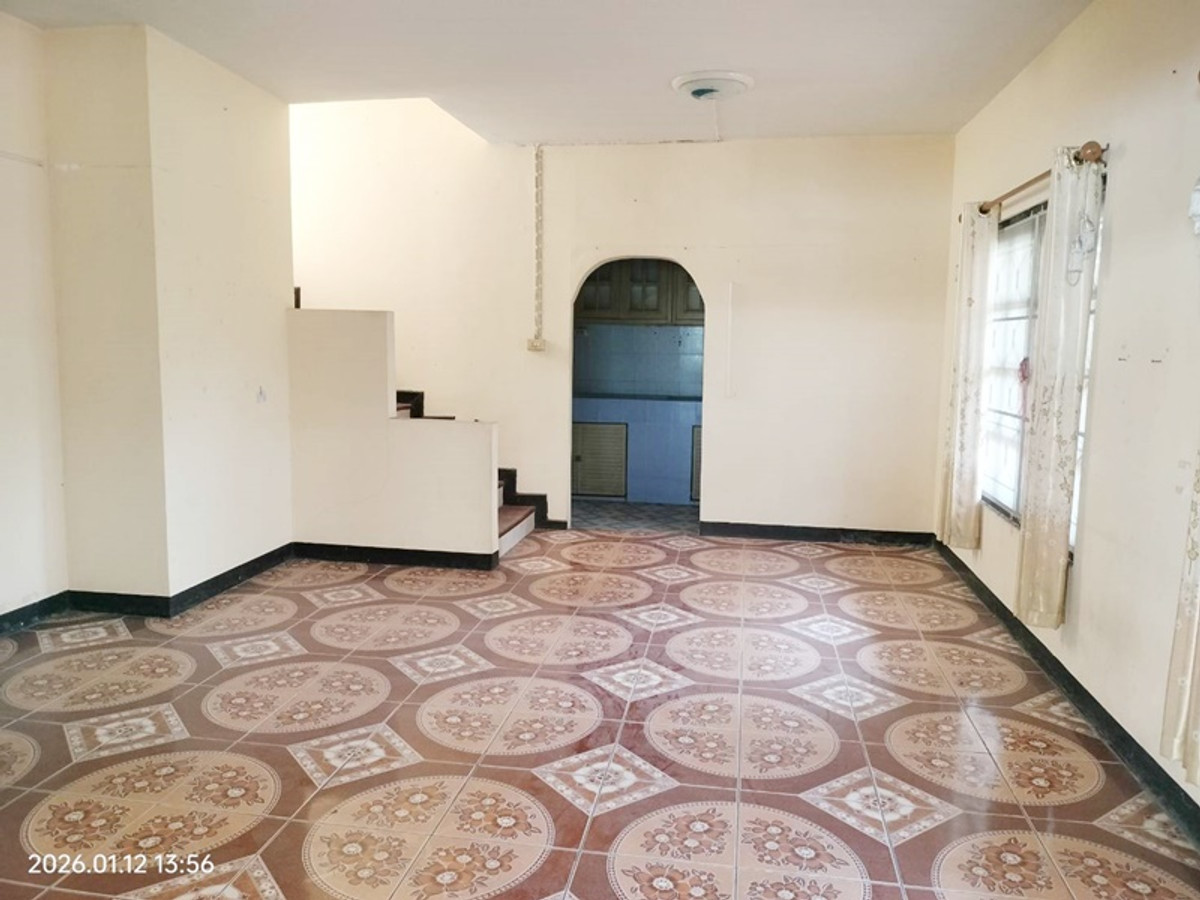 For SaleTownhomePathum Thani,Rangsit, Thammasat : Townhouse for sale, 2-story corner room, Pruksa 9, Soi 4, Rangsit-Khlong 3, size 20.9 sq m., 3 bedrooms, 2 bathrooms, newly renovated, addition to fill the surrounding terrace, kitchen, parking, price 1,450,000.-, free loan, if interested contact 085-550-