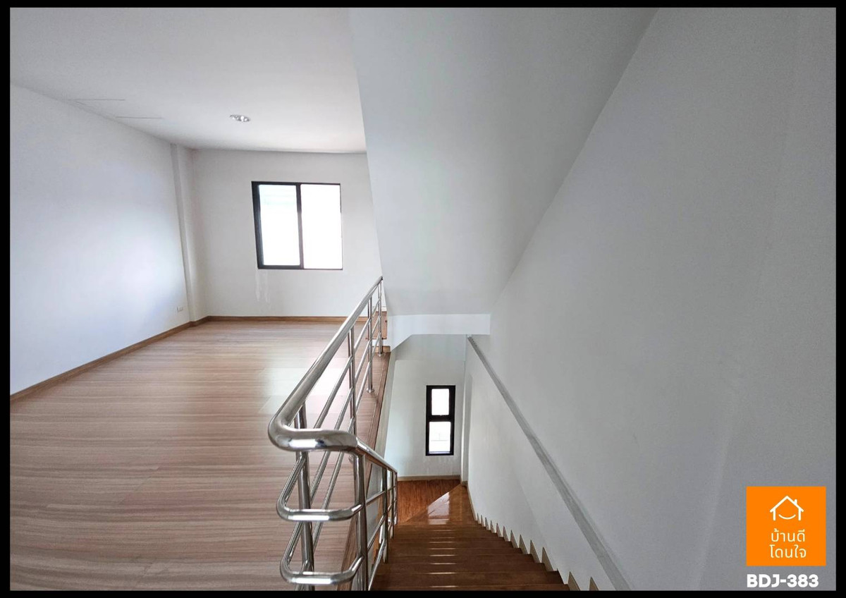 Home OfficePattanakan, Srinakarin : (Sell/Rent) Prime location for doing business HomeOffice City Link Rama 9-Srinakarin (17.9 sq m.) 3 bedrooms, 3 bathrooms, along Kanchana parallel road.