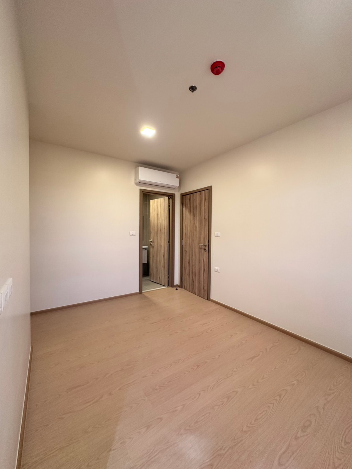 For SaleCondoRama9, Petchburi, RCA : [Condo for sale] The Base Urban Rama 9 - size 46.9 sq m. | 2 bedrooms, 1 bathroom | Good floor | New room, new building | 082-4499822