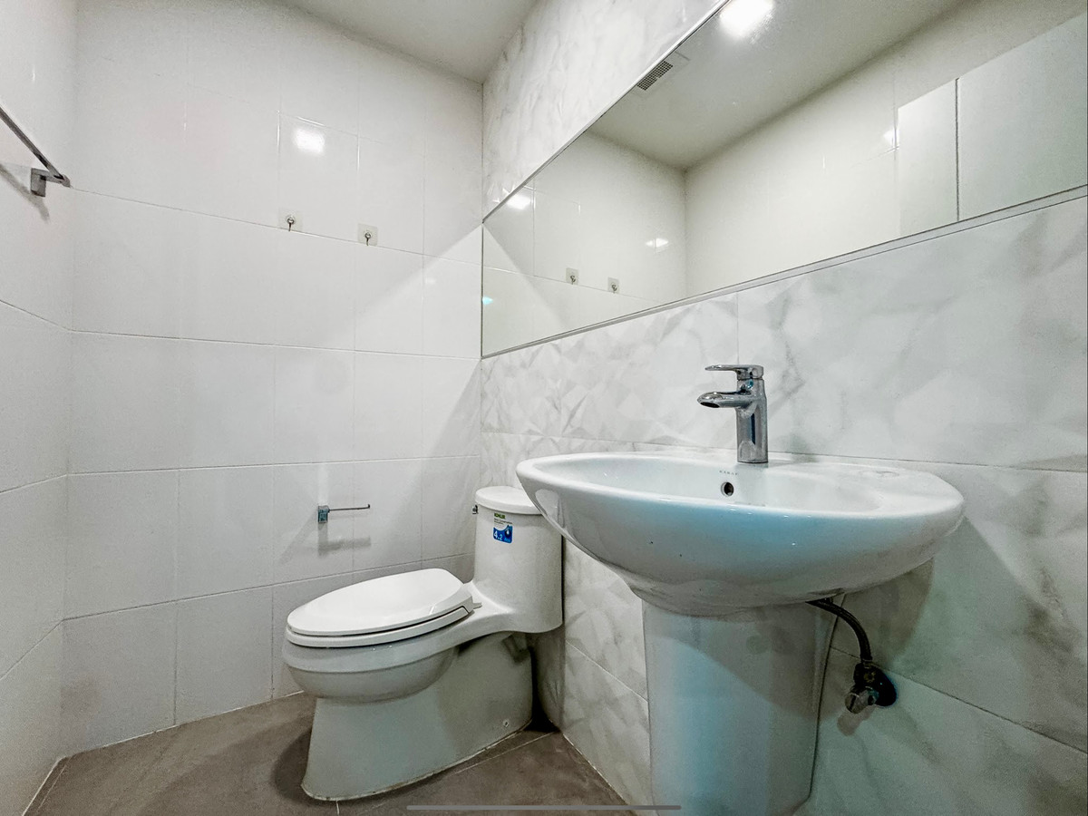 For SaleTownhomeNawamin, Ramindra : For Sale: Modern 3-Storey Townhome | Fully Extended, Like-New Condition | 4 Bedrooms | Prime Location Near Expressway