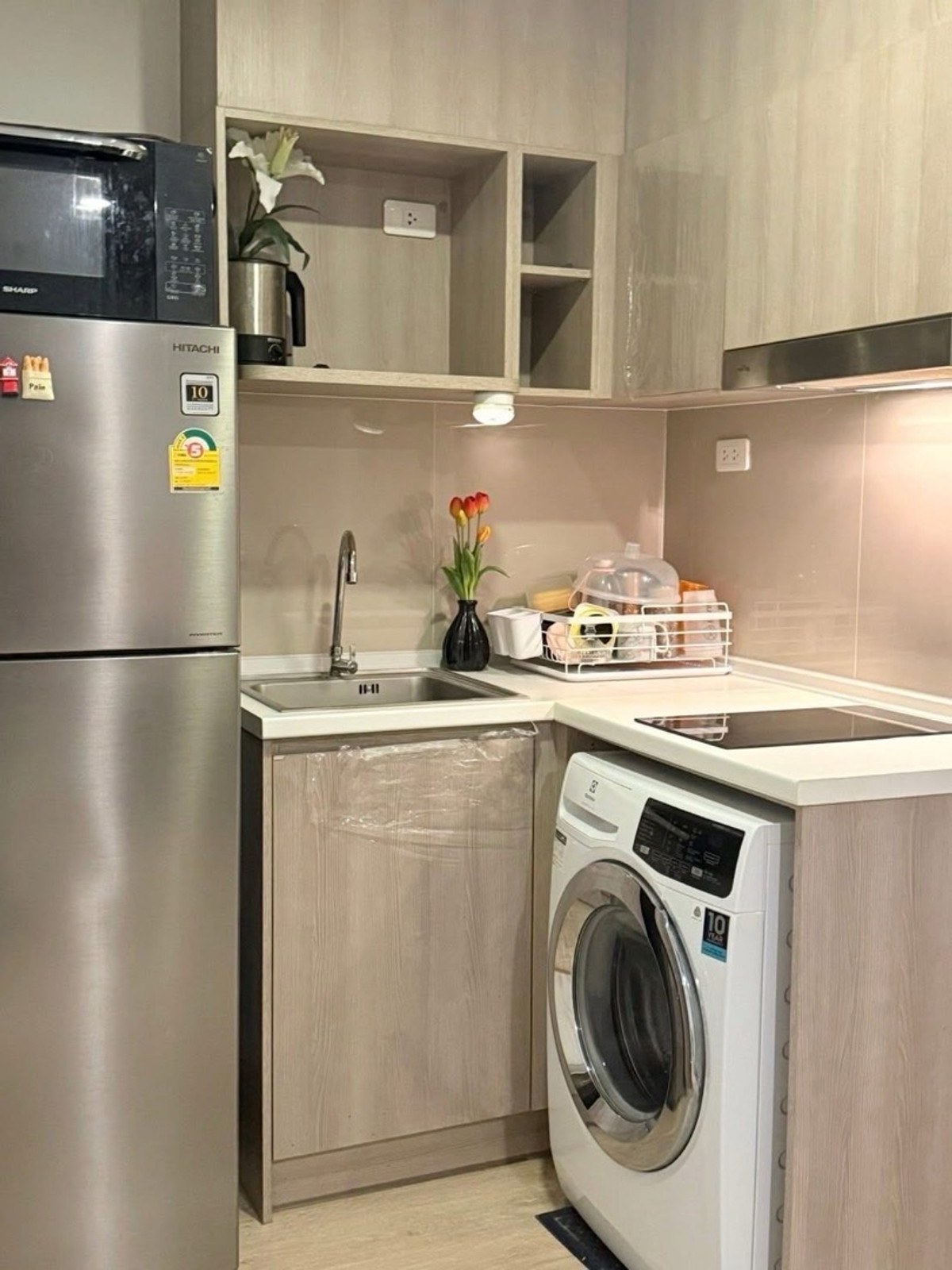 For RentCondoKasetsart, Ratchayothin : For rent, Elio Del Moss, Soi Phahonyothin 34, 1bed plus (2 bedrooms), near food sources, near BTS Senanikom 700 m., there is a shuttle, near Kasetsart University**TEL: 0863649888 / LINE: @751paggb