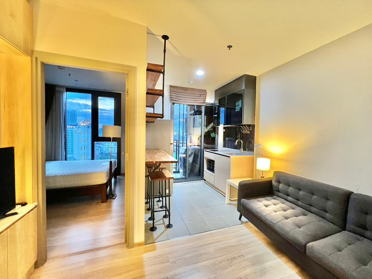 For RentCondoRama9, Petchburi, RCA : *** Condo for Rent : The Base Garden-Rama9 Nice decorated Fully furnished  Bathroom in bedroom ***