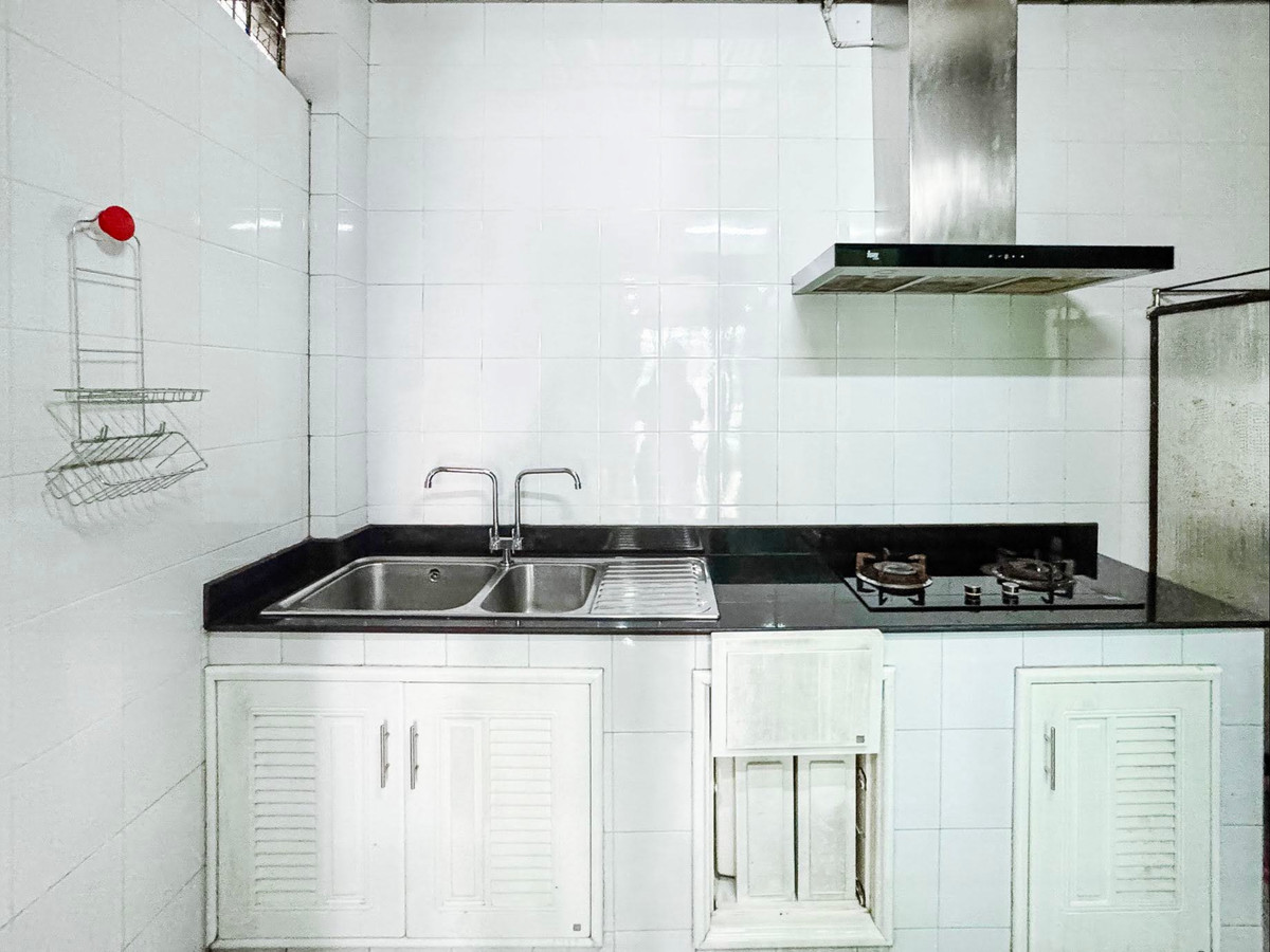 For SaleTownhomeNawamin, Ramindra : For Sale: Modern 3-Storey Townhome | Fully Extended, Like-New Condition | 4 Bedrooms | Prime Location Near Expressway