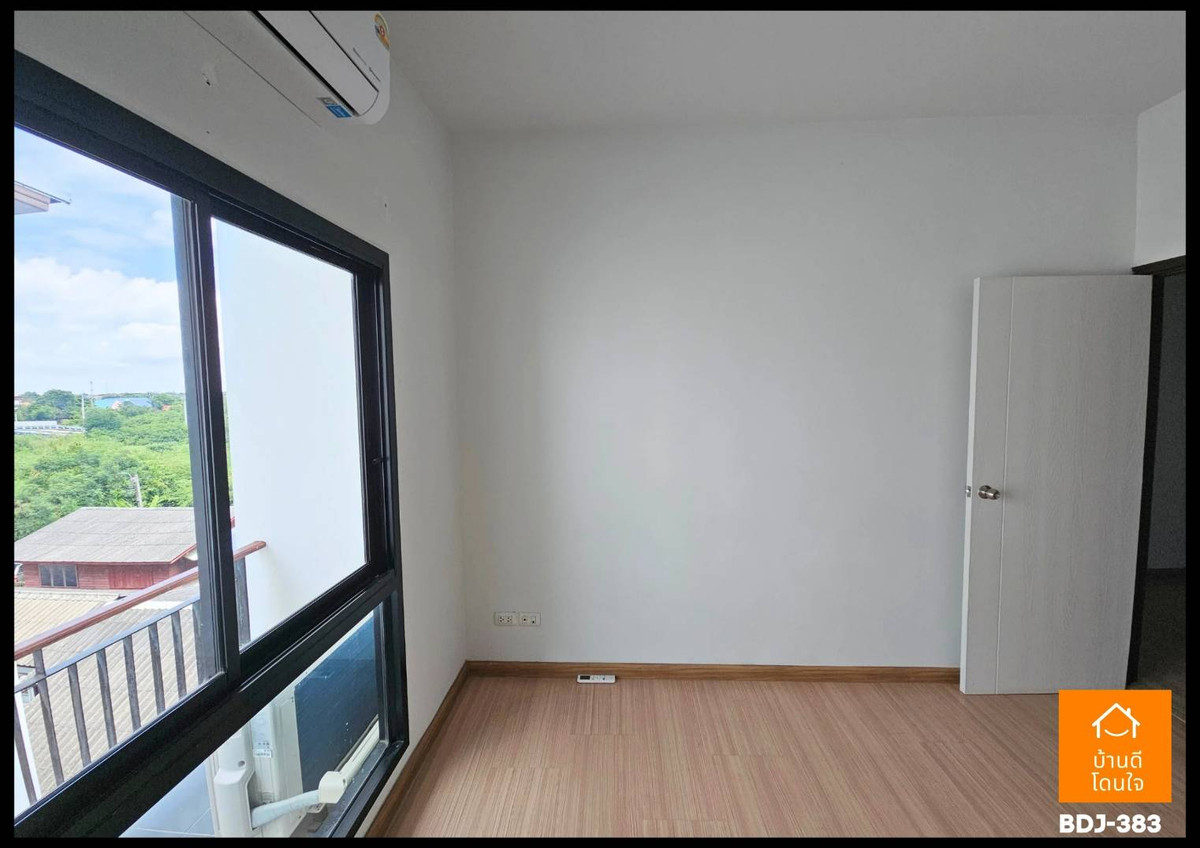 Home OfficePattanakan, Srinakarin : (Sell/Rent) Prime location for doing business HomeOffice City Link Rama 9-Srinakarin (17.9 sq m.) 3 bedrooms, 3 bathrooms, along Kanchana parallel road.