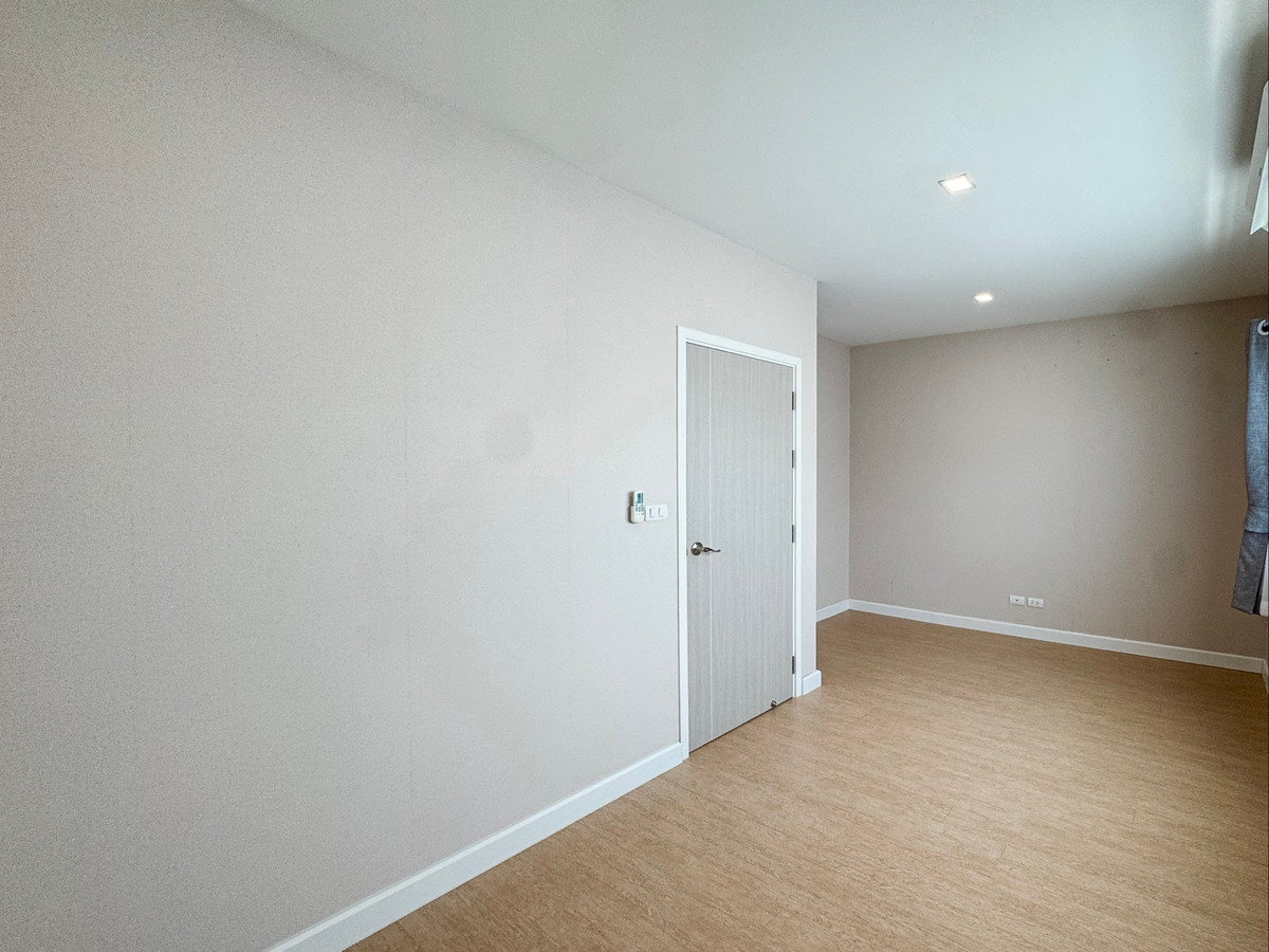 For SaleTownhomeNawamin, Ramindra : For Sale: Modern 3-Storey Townhome | Fully Extended, Like-New Condition | 4 Bedrooms | Prime Location Near Expressway