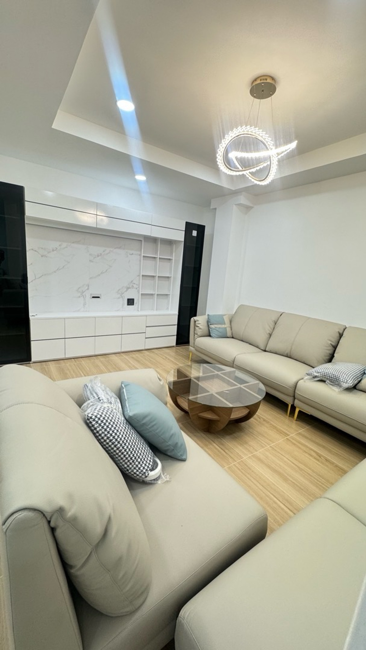 For RentHouseRatchadapisek, Huaikwang, Suttisan : 2-storey townhouse, Ratchada 18, Huai Khwang, 5 bedrooms, 5 bathrooms, fully furnished. Just finished renovating, near Rama 9, Mengjai, Lat Phrao, Suthisan.