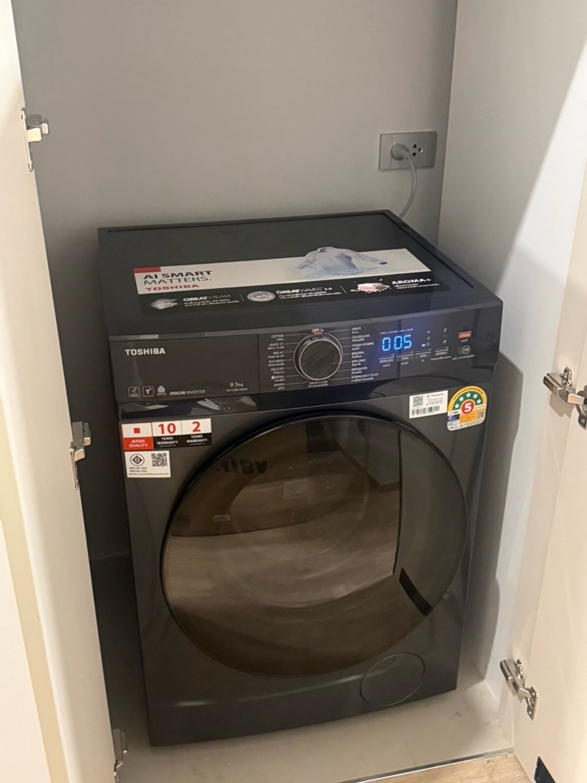 ให้เช่าคอนโดสยาม จุฬา สามย่าน : เช่า คับเจอร์จุฬา   คอนโดติด จุฬา ห้องใหม่  บิ้วอิน ทั้งห้อง  ขนาด 1 ห้องนอน   เครื่องใช้ไฟฟ้า   ทีวี  ตู้เย็น  ไมโครเวฟราคาเช่า 25,000 บาท/ เดือนสนใจ 0626562896 เรย์(. . ไม่รับ co)