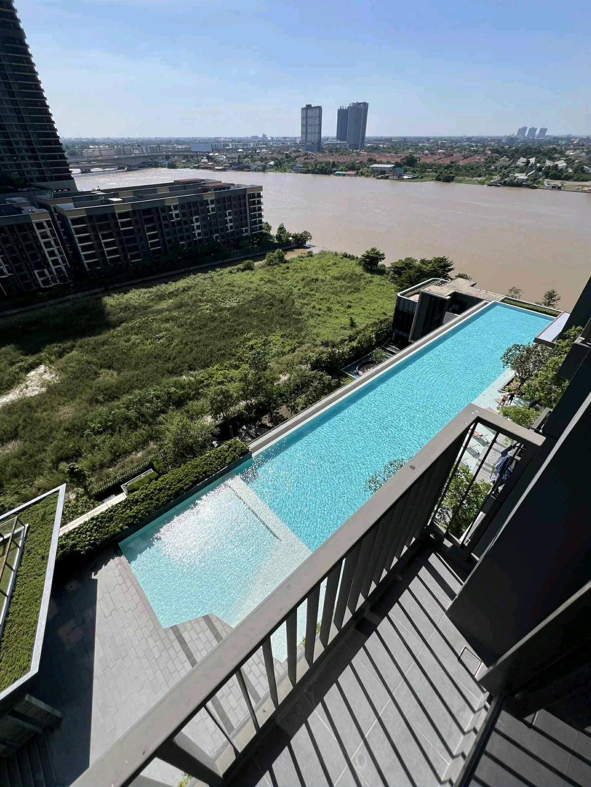 For SaleCondoRattanathibet, Sanambinna : ขายถูก !! ห้องใหญ่ราคา size เล็ก
The politan aqua 29 ตร.ม. วิวสระแบบน้ำ