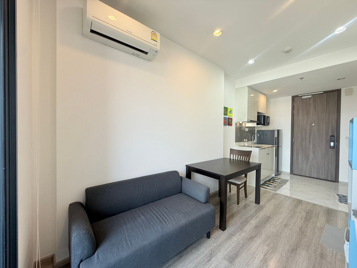 For RentCondoOnnut, Udomsuk : Rare unit at Ideo Mobi 66 💙 High floor with a stunning city view 🌆 Only 18,000 THB, ready to move in!