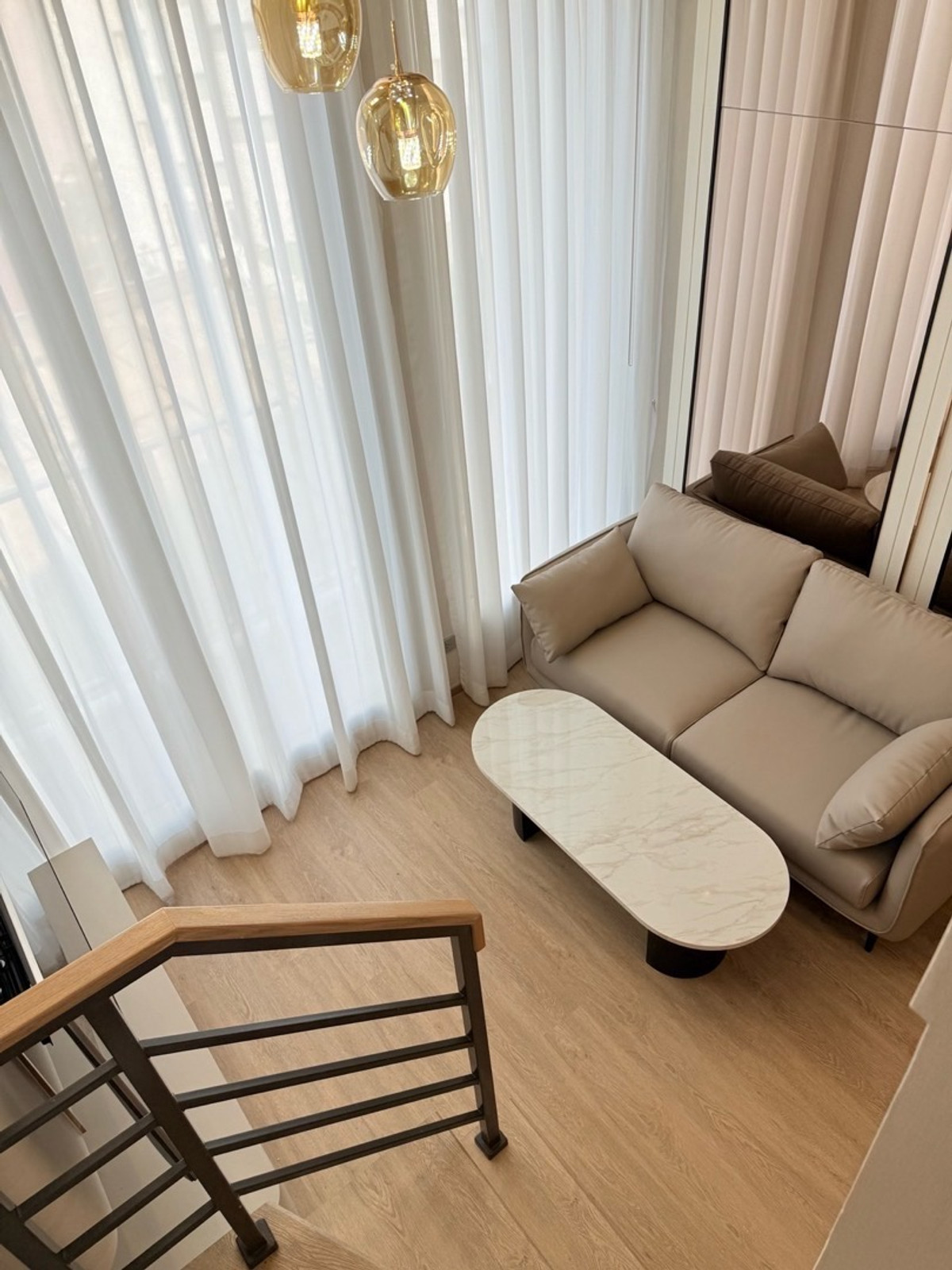 ให้เช่าคอนโดสยาม จุฬา สามย่าน : ให้เช่า 1 ห้องนอน 38 ตรม. ชั้นสูง แต่งครบ พร้อมอยู่ Culture Chula ใกล้ MRT สามย่าน 350 ม. ตรงข้ามสถากาชาดไทย นัดชมห้องจริง โทร.062-339-3663