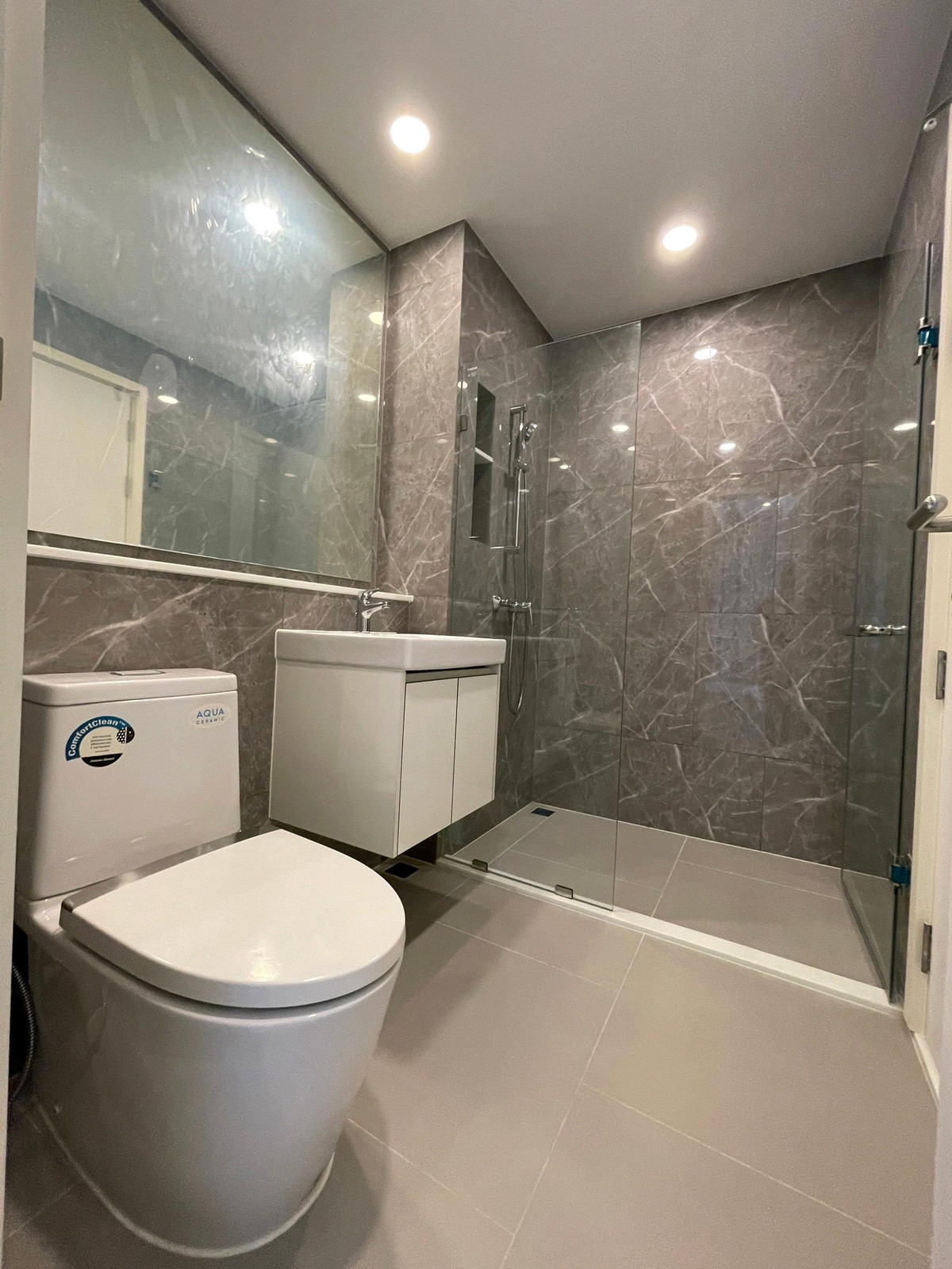 For SaleCondoKasetsart, Ratchayothin : Beautiful room for sale, good price, Mazarine Ratchayothin Condo (empty room) according to the project model.