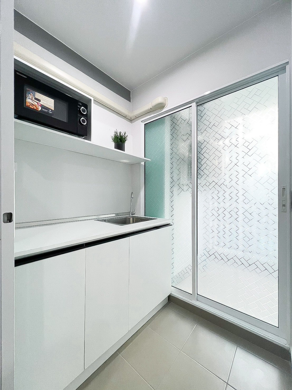 For RentCondoBangna, Bearing, Lasalle : Regent Home Bangna (Regent Home Bangna) 1 bedroom, 1 bathroom, size 28 sq m, 25th floor, Building B, rental price 11000 baht per month.