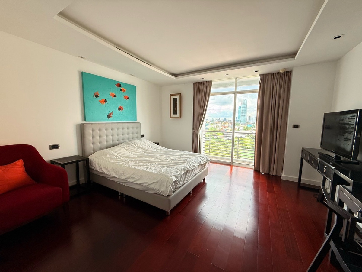 ให้เช่าคอนโดอารีย์ อนุสาวรีย์ : For Rent 3-Bedroom Pet Friendly Condo 