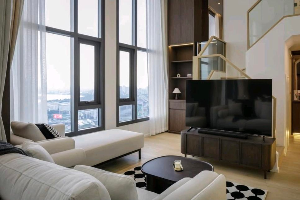 For RentCondoKhlongtoei, Kluaynamthai : 36thfloor) Facing South with Chao Phraya river view